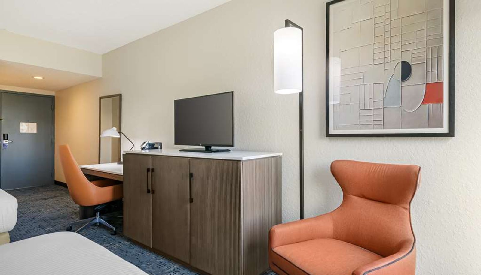 Room - Best Western Plus Universal Inn