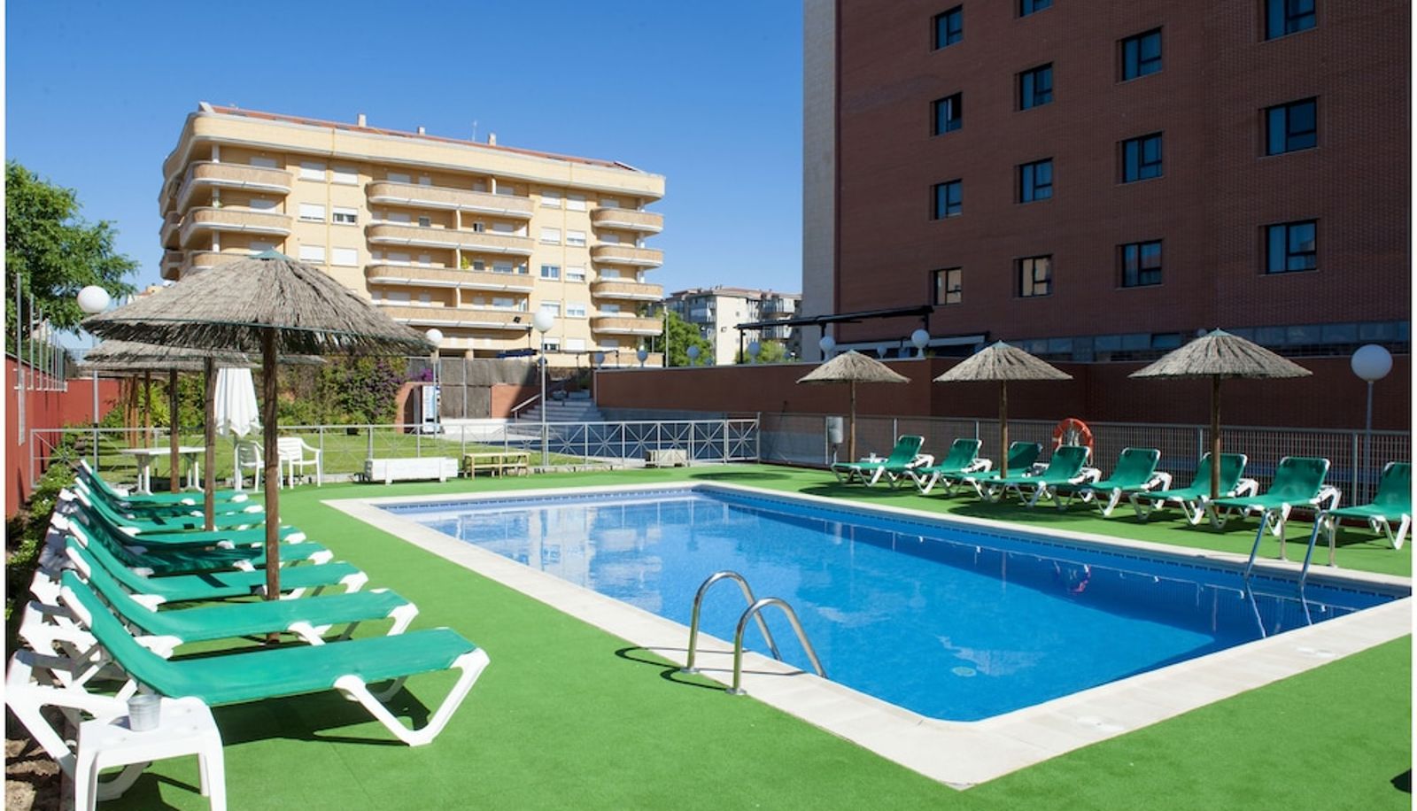 Basen - Extremadura Hotel