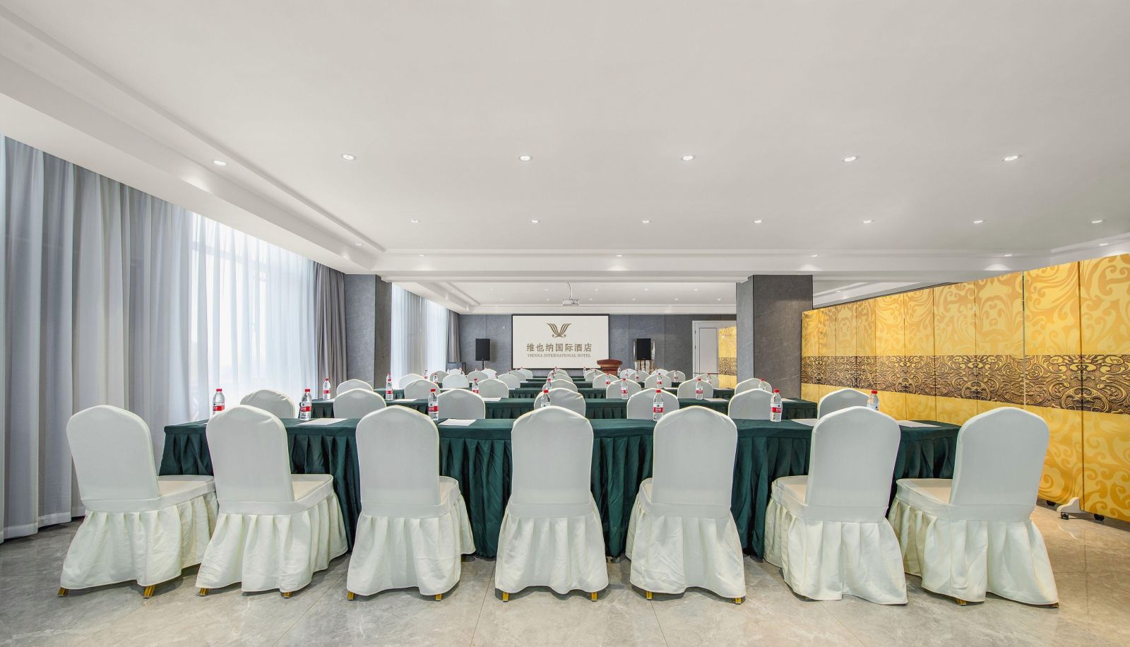 Hotel outdoor area - Vienna International Hotel (Tianjin Xiaozhan Mi Cube Store)