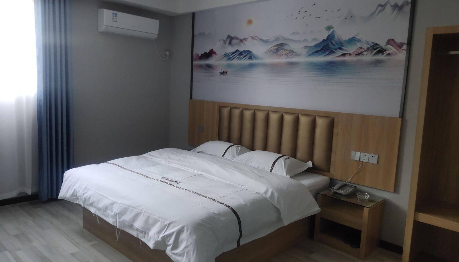 Camera business - Feisi Hotel (People's Automobile City Branch)