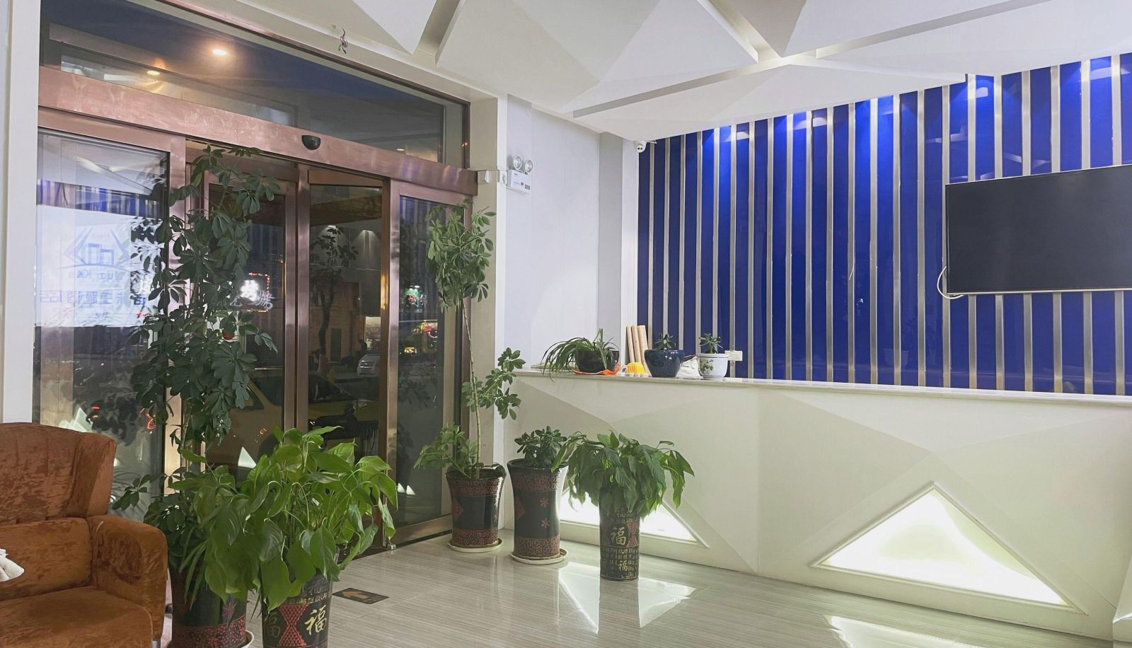 Buitenruimte van het hotel - Nuoka Hotel