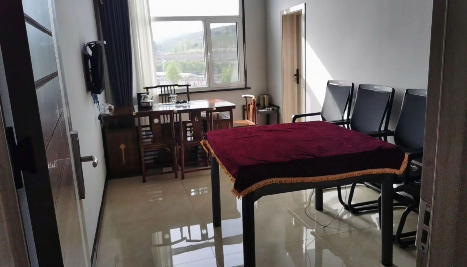 Zewnętrzna część hotelu - Jiujiu Accommodation