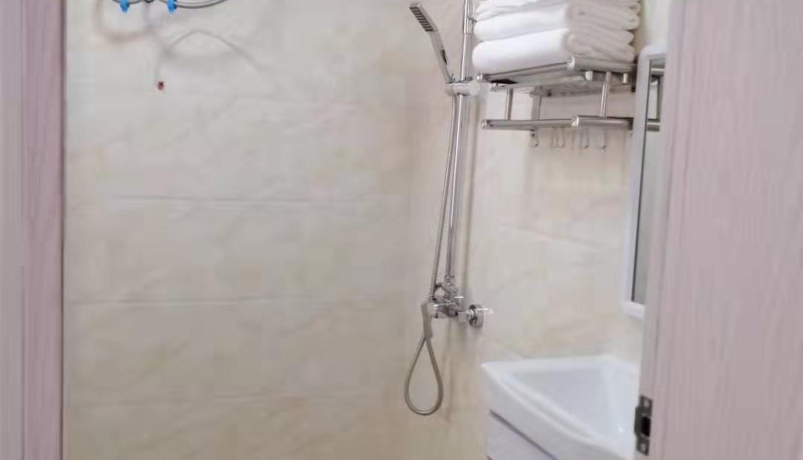 Room with balcony - Xiqili Station (Huaxi University City Branch)