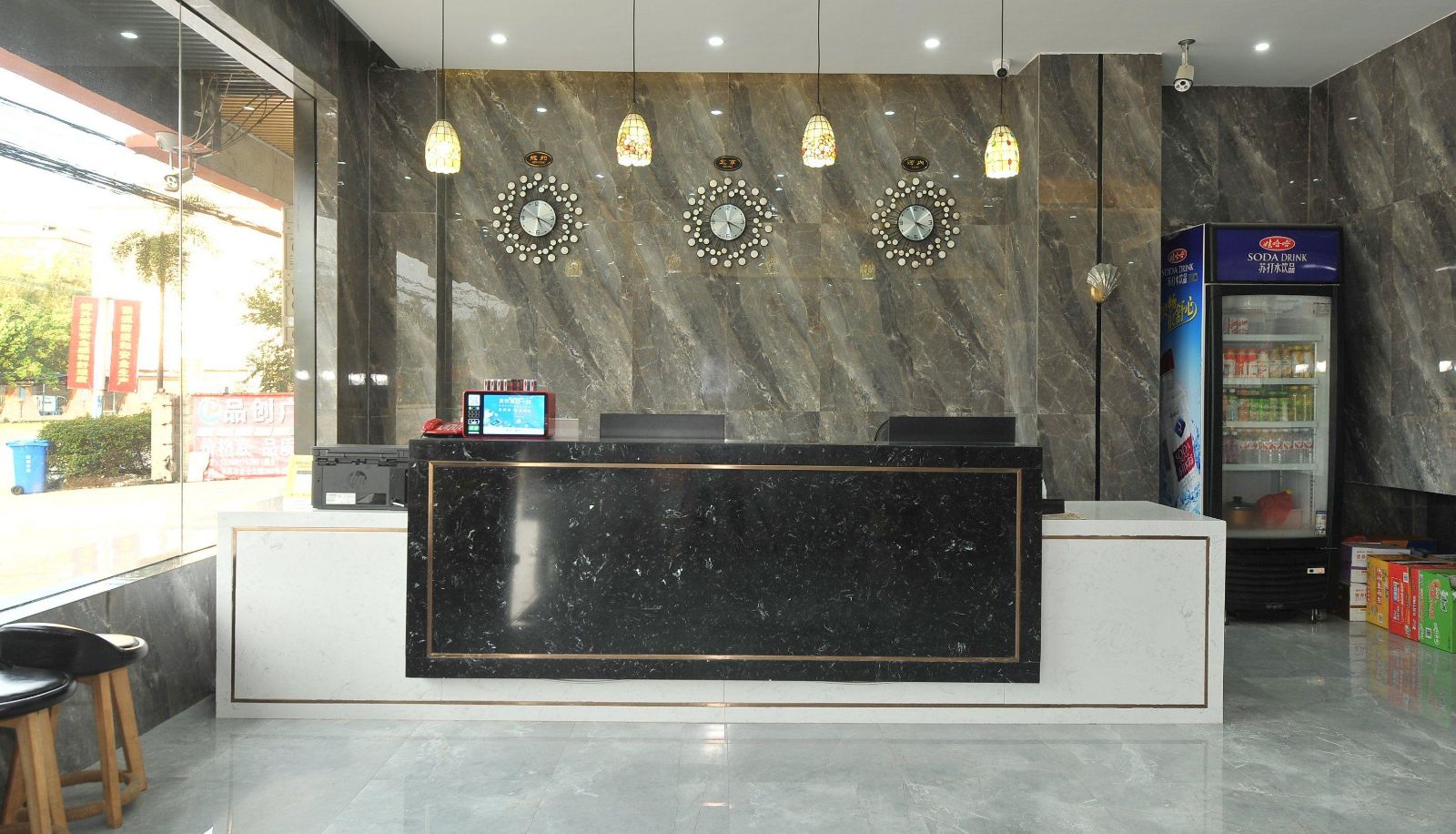 Zewnętrzna część hotelu - Beach Shell Hotel (Wanwei Jintan Scenic Area Store)