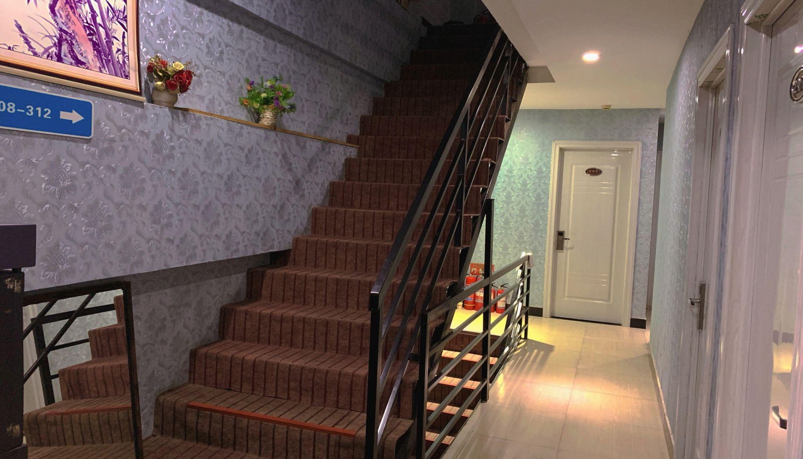 Buitenruimte van het hotel - Suqi Hotel
