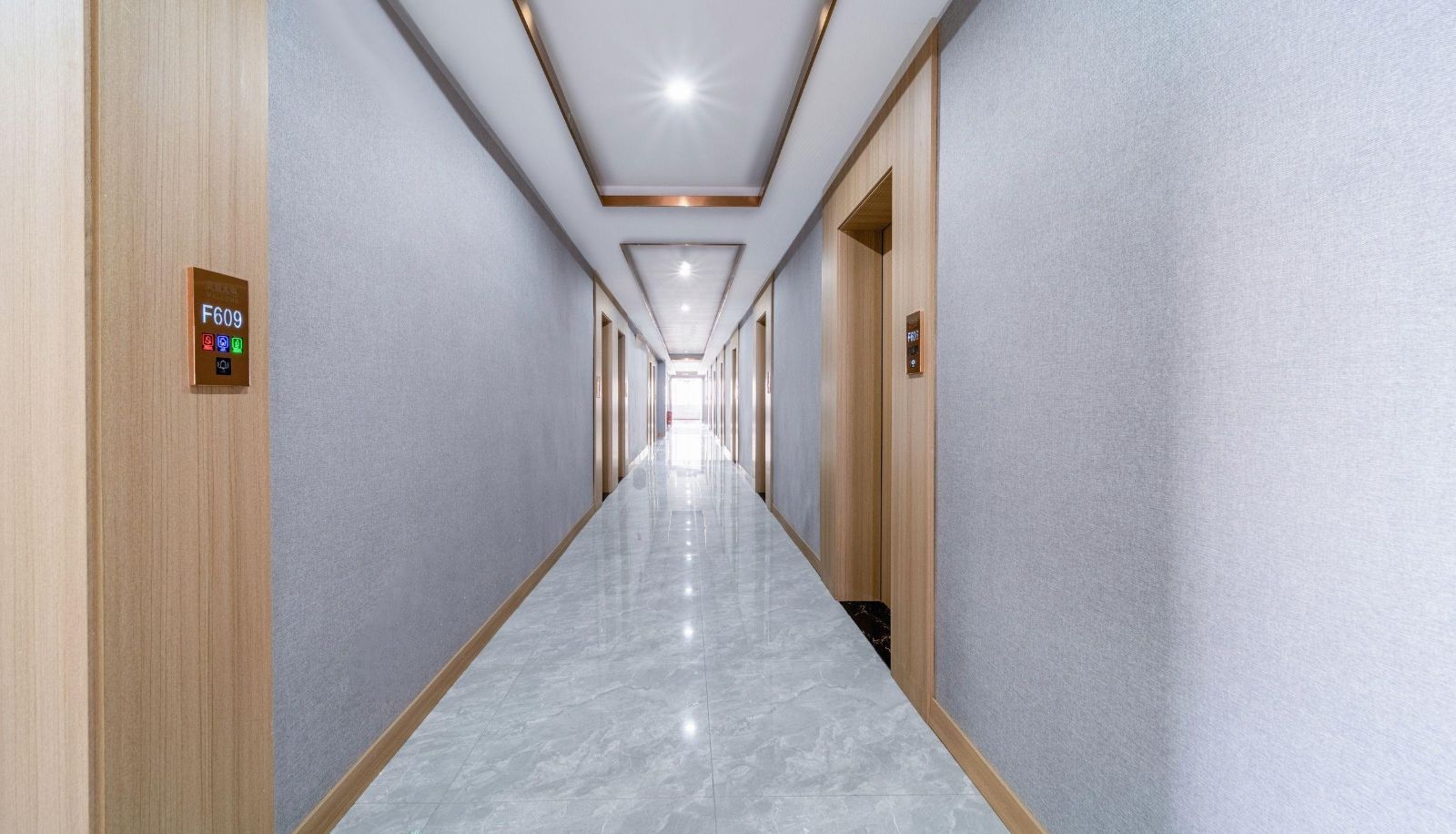 Area esterna dell'hotel - Poman Hotel