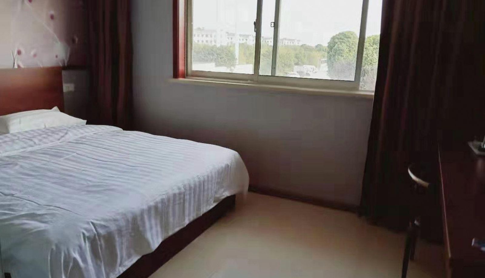 Room - Blue Sky Business Hotel