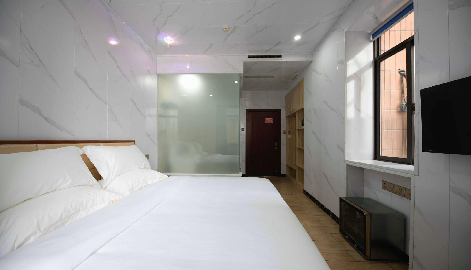 Room with river view - Kaixin Hotel (Monument to the people's Liberation Pedestrian Street Store)