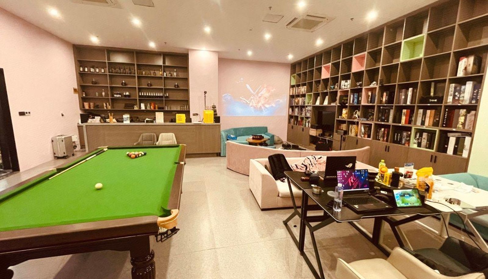 Zewnętrzna część hotelu - Holmon Hotel (the Taihu Lake University Store)