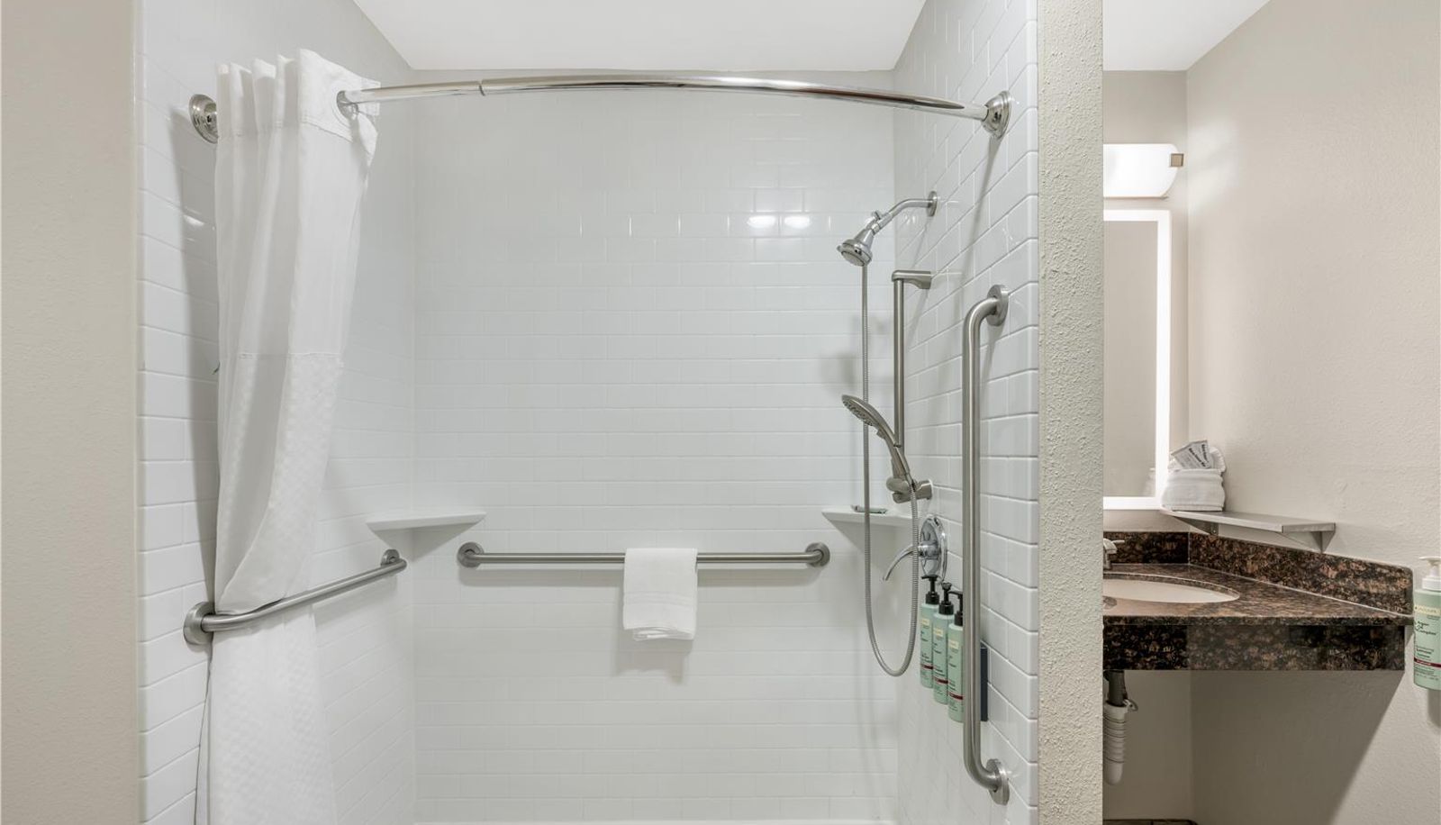 Camera - Best Western Airport Albuquerque Inn Suites Hotel & Suites