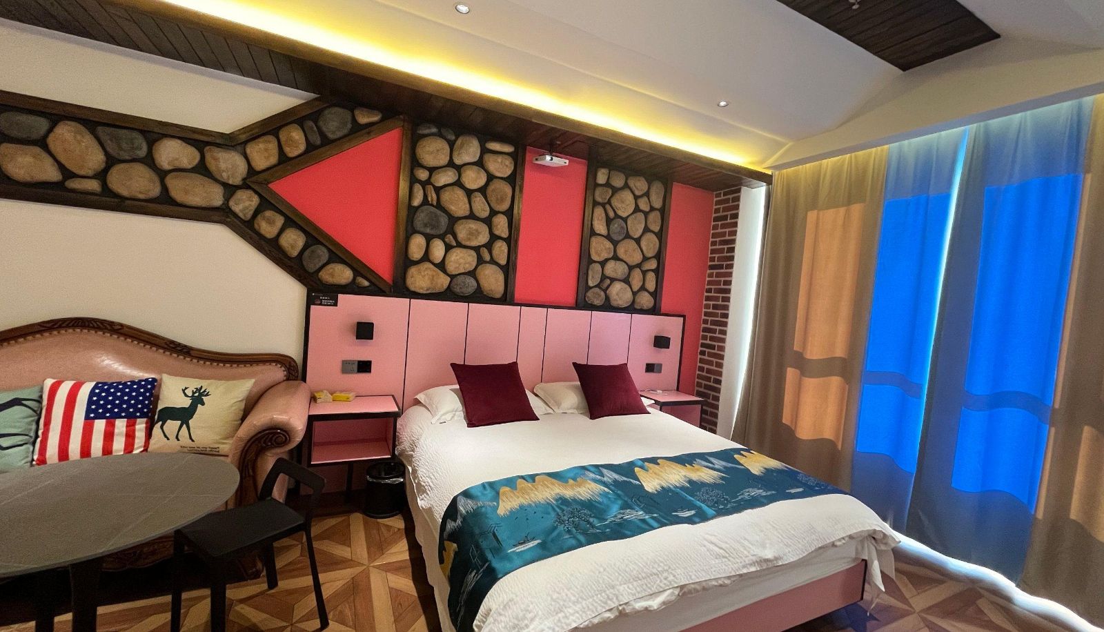 Zimmer - Huatian · Youjian Art Hotel (there is a mountain store on Hongqi Street)