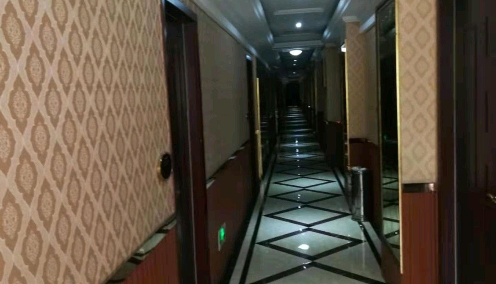 Hotel outdoor area - Longteng Business Hotel