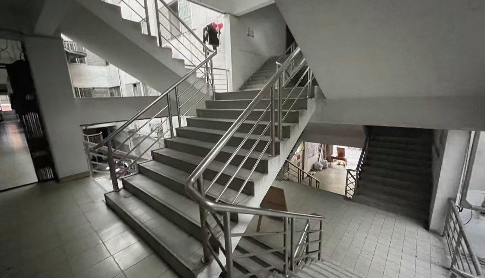 Zewnętrzna część hotelu - Caitian Accommodation