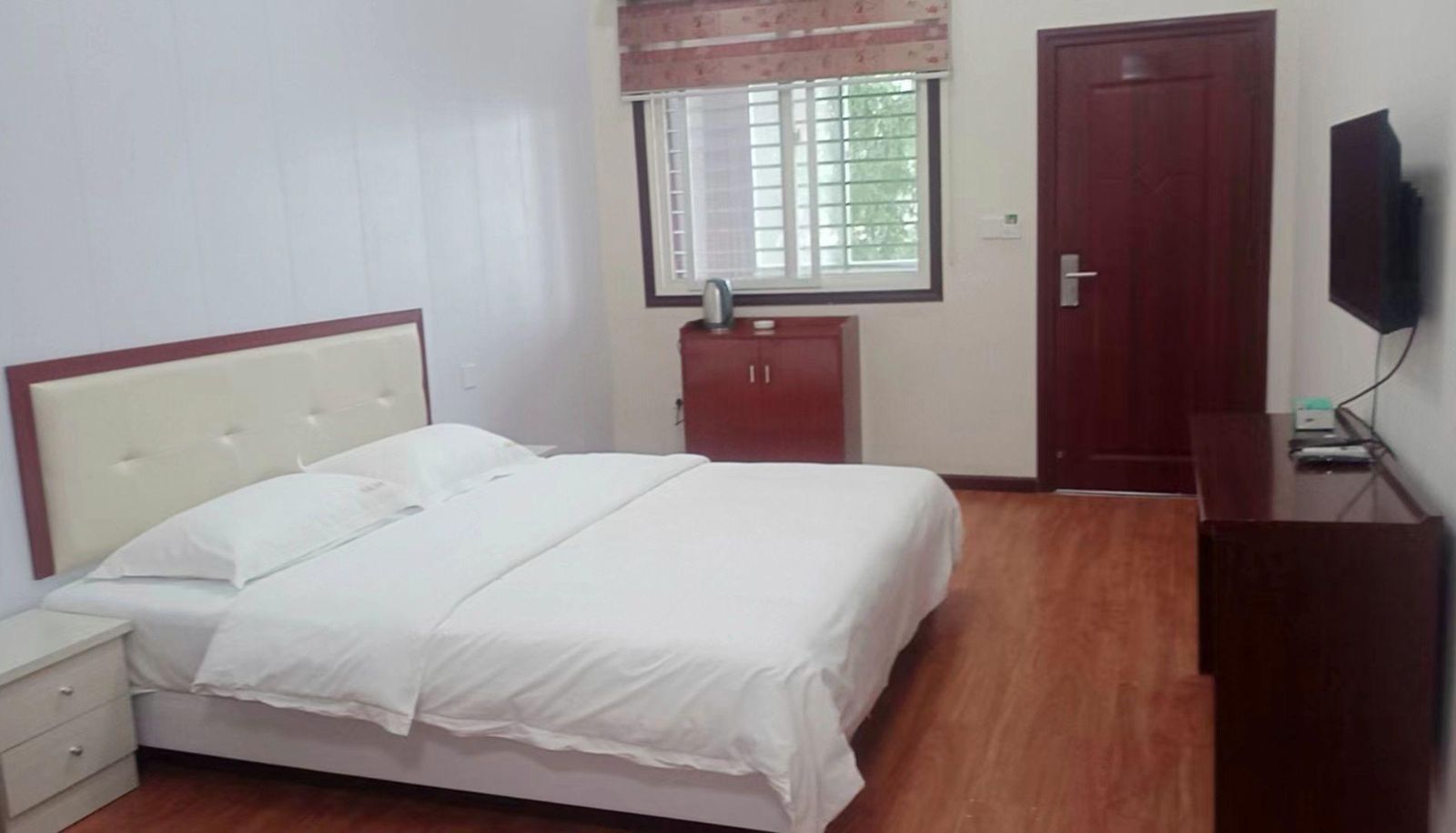 Camera - Civil Affairs Hotel