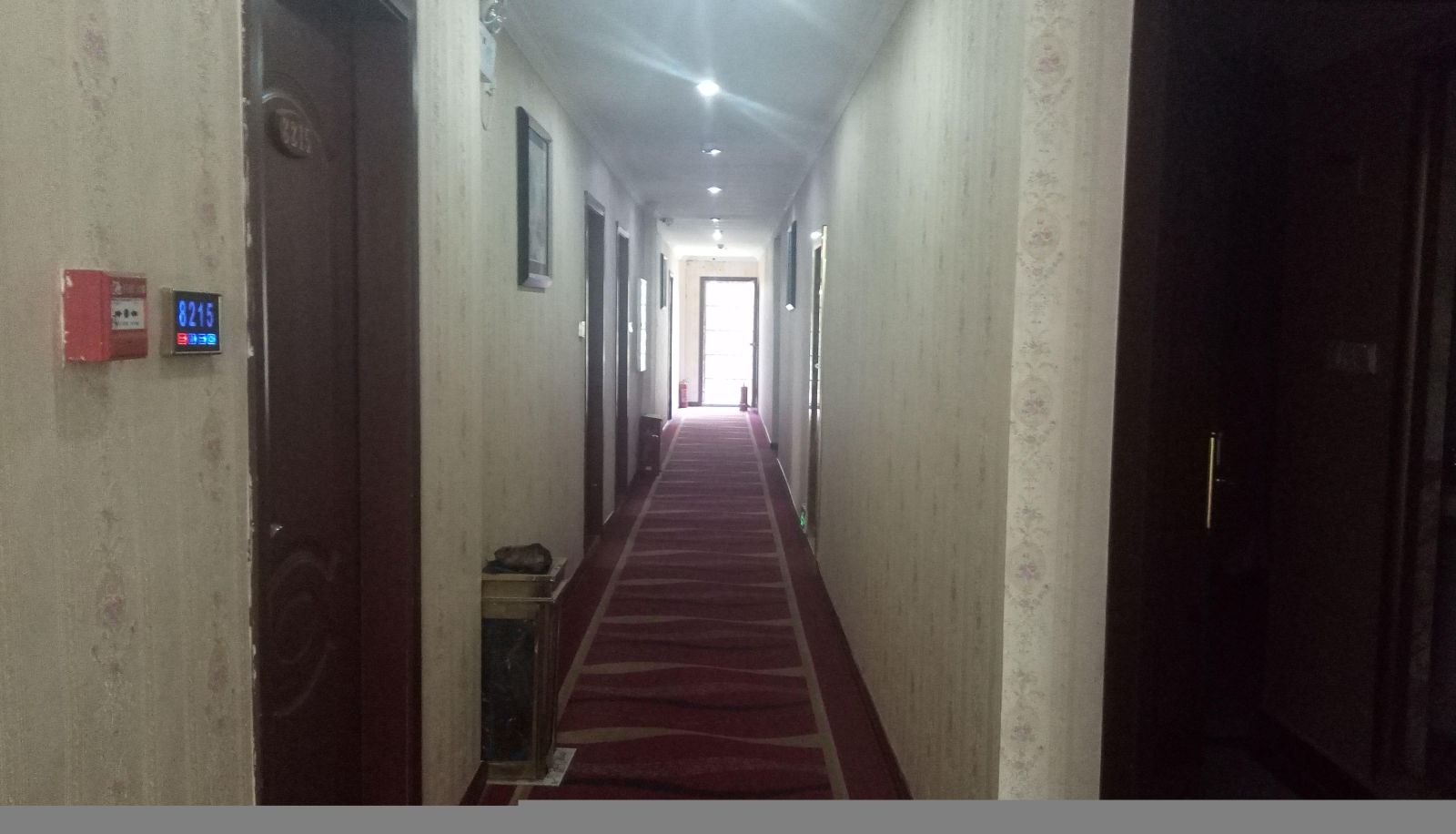 Area esterna dell'hotel - Rujia Hotel (One Store)