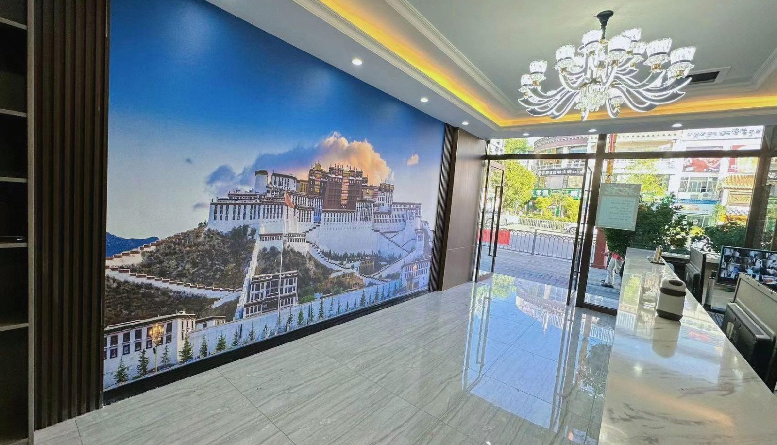 Hotel outdoor area - Oriental Mingsheng Hotel