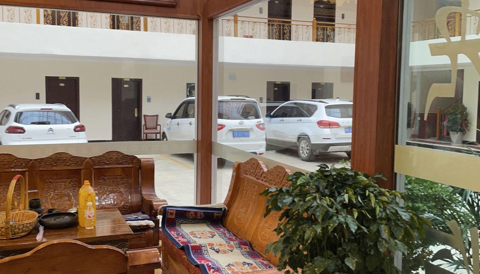 Buitenruimte van het hotel - Mengda Hotel