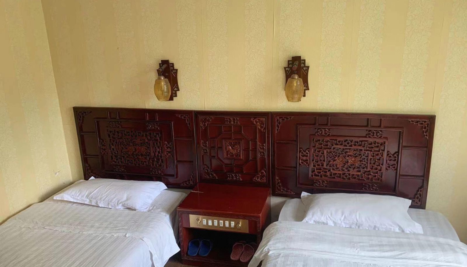 Kamer - Orange Red Hotel
