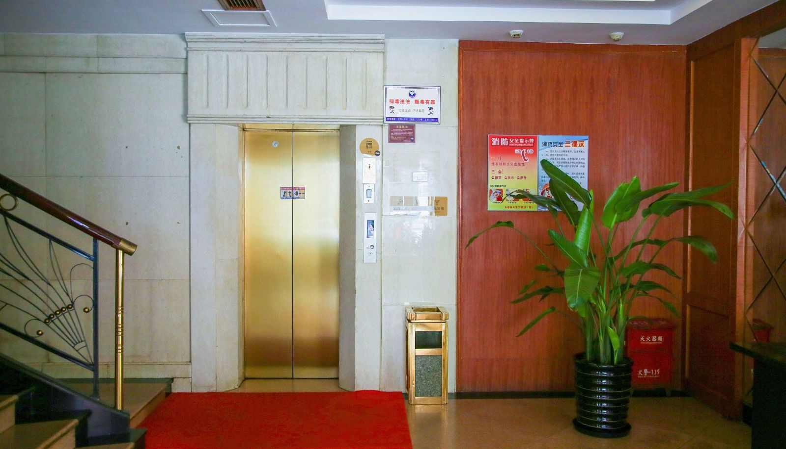 Zona exterior del hotel - Grand Oriental Hotel