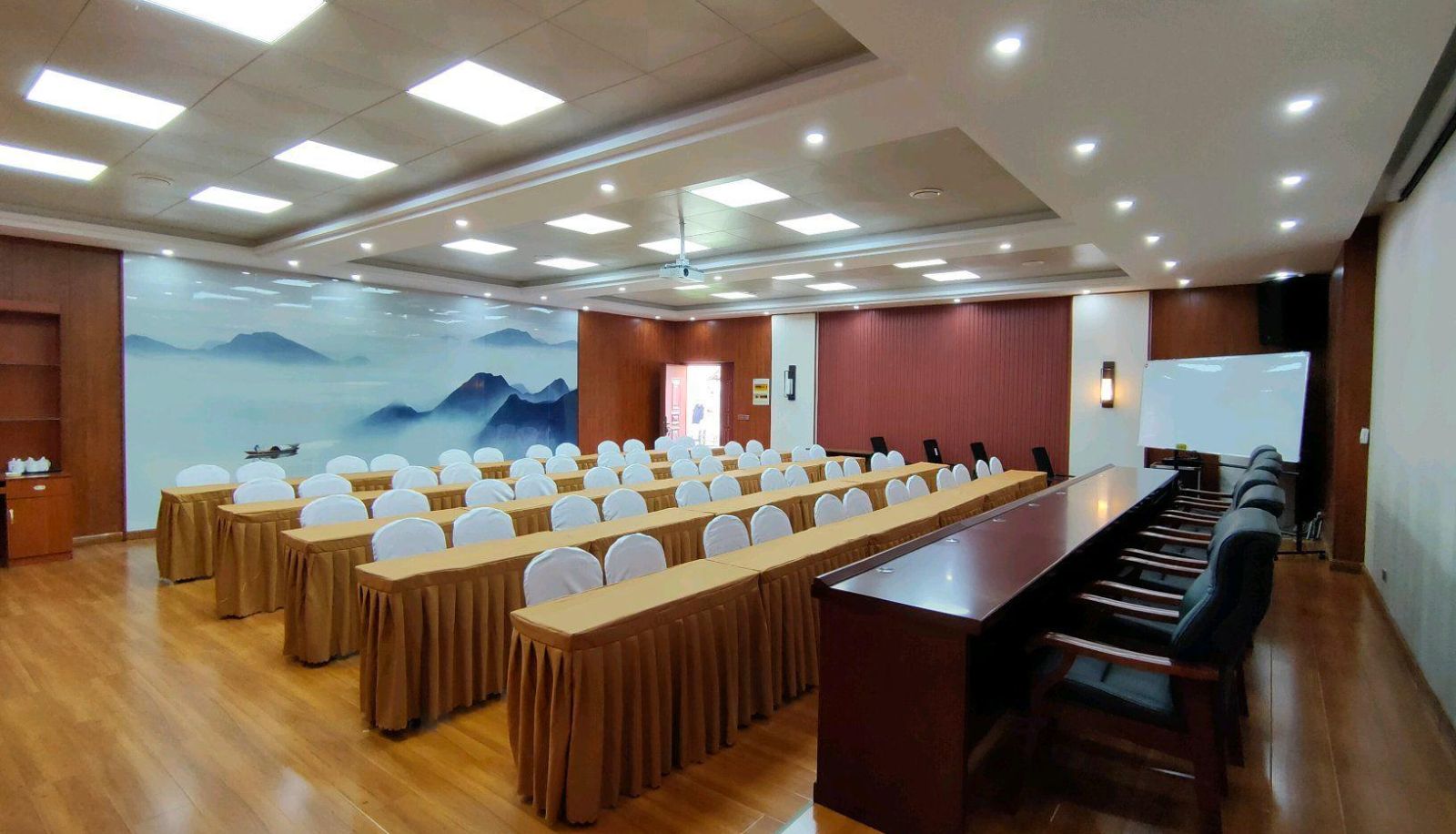 Zewnętrzna część hotelu - Wulong Hotel (Laojunshan Branch)