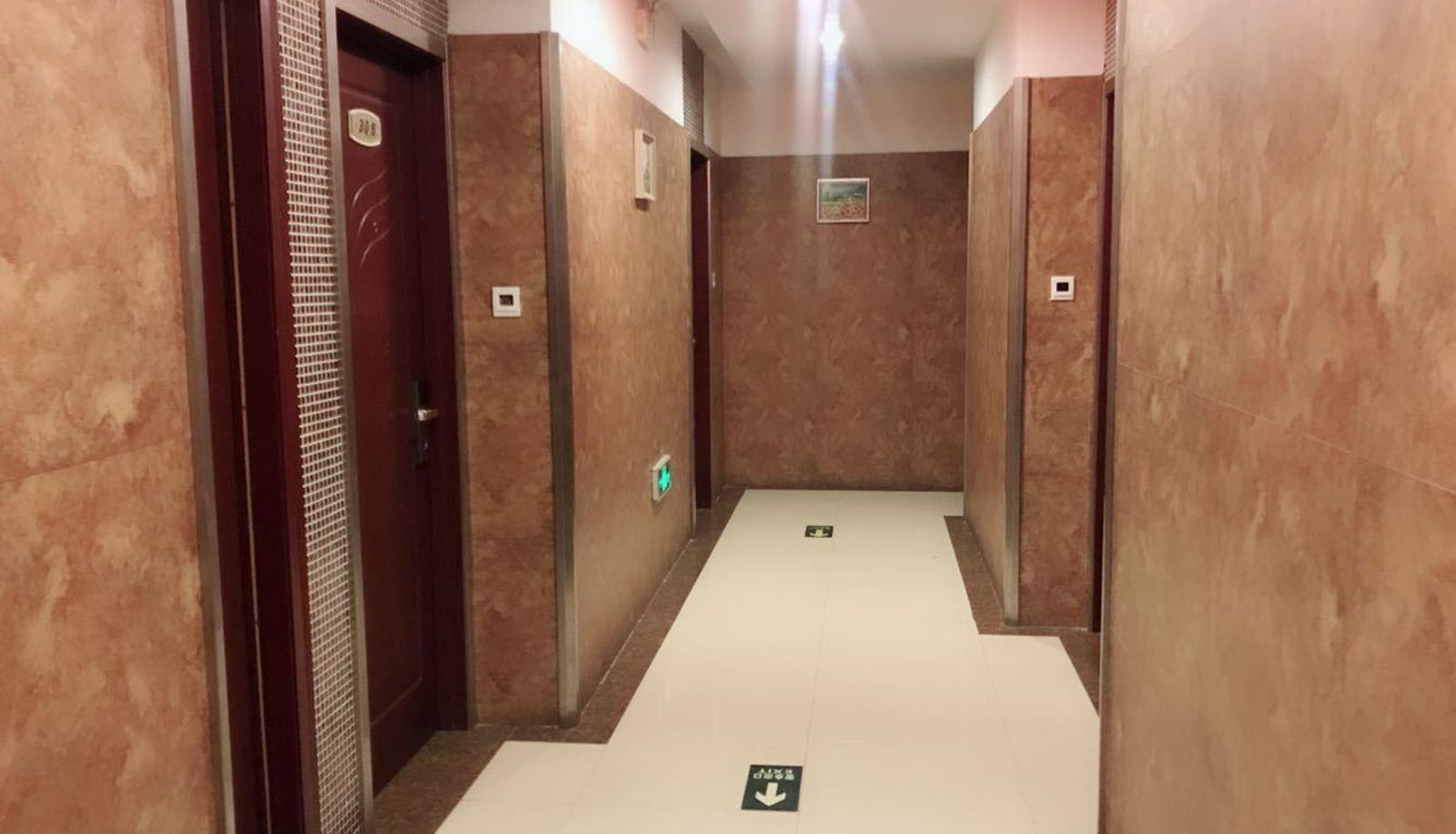 Buitenruimte van het hotel - Yiyezhou Business Hotel