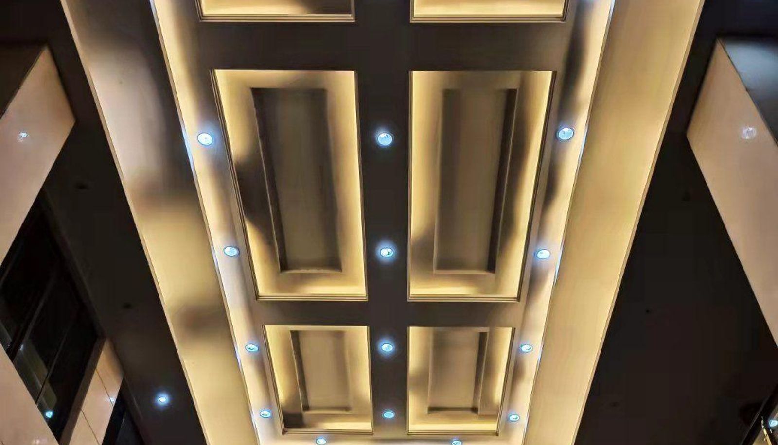 Buitenruimte van het hotel - Qingsong Hotel
