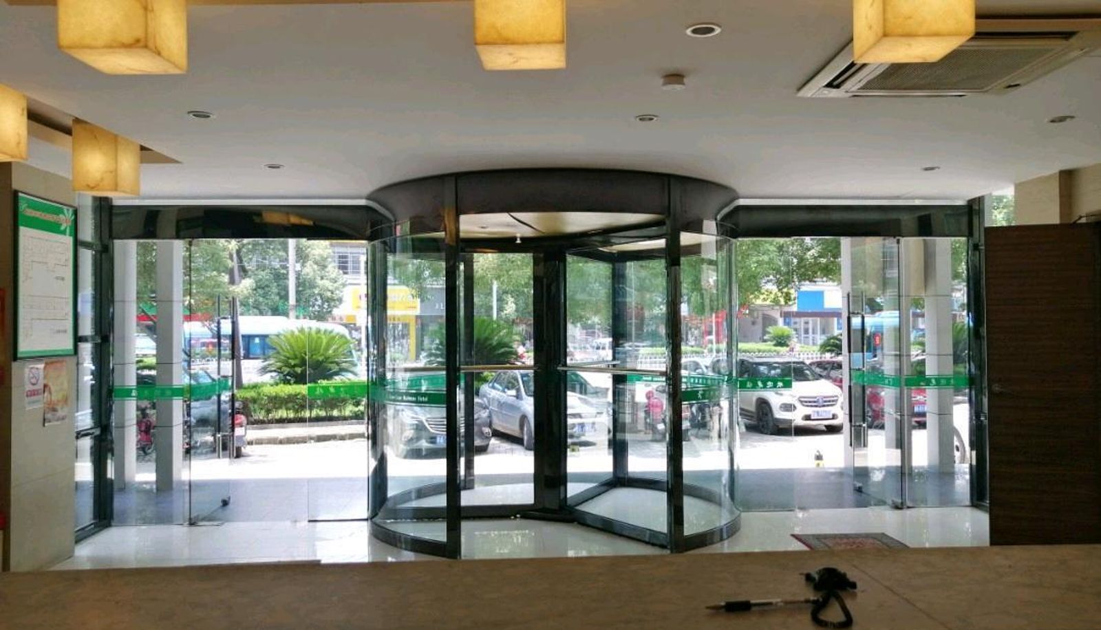 Buitenruimte van het hotel - Sunshine 365 Hotel