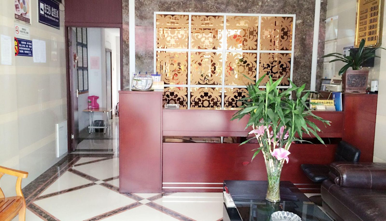 Zewnętrzna część hotelu - Baoxing Hotel