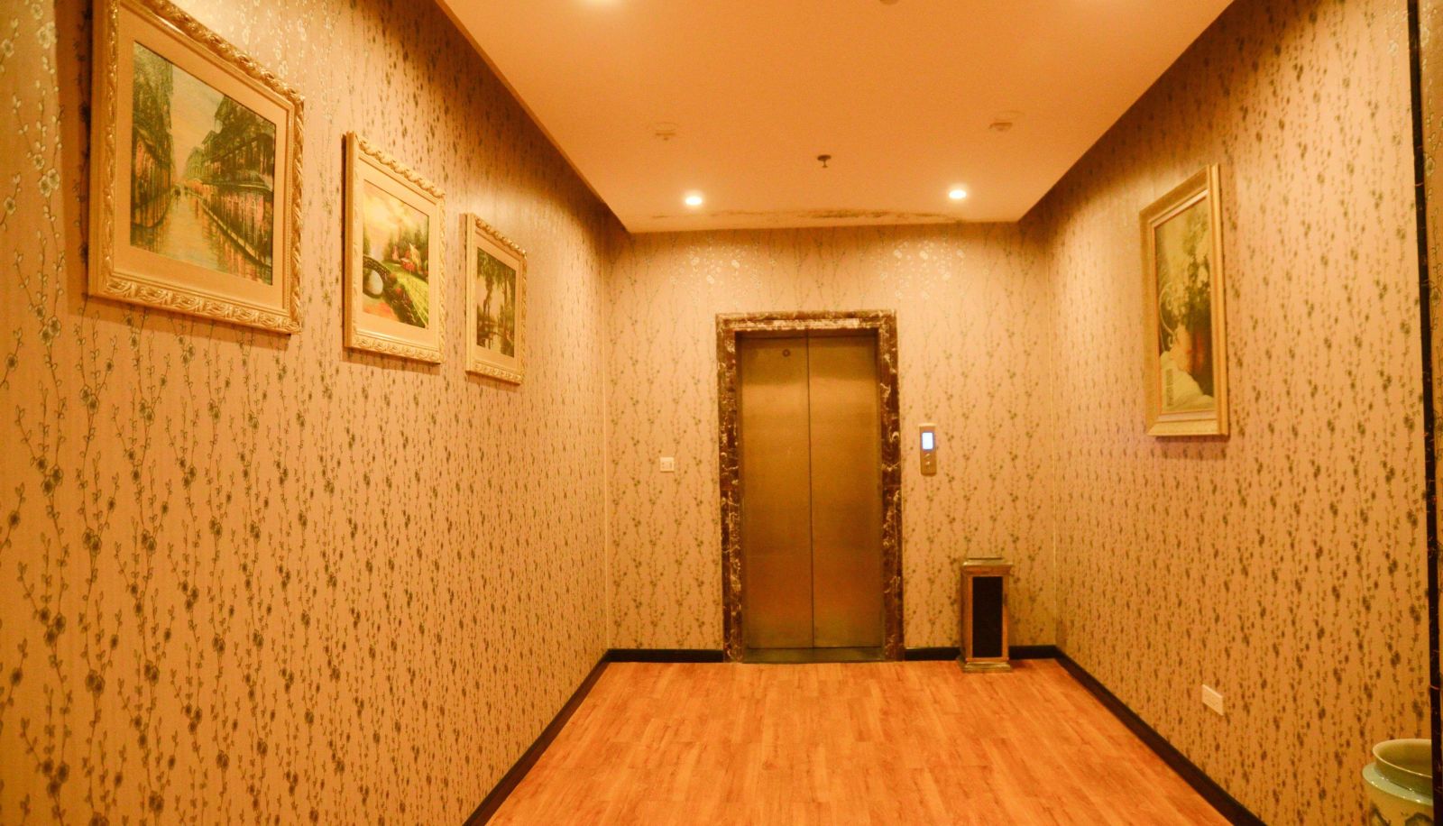Buitenruimte van het hotel - Dingtai Business Hotel (Nanyang Central Hospital Store)