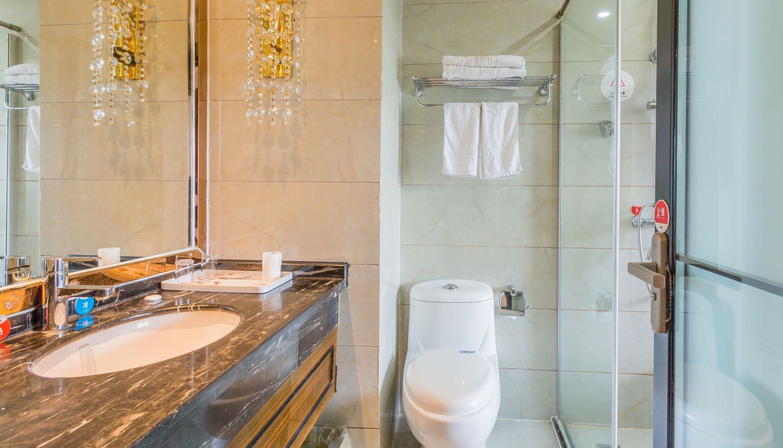 Camera business - Triumphal Arch Hotel (Zhangwan District Checheng Road Branch)