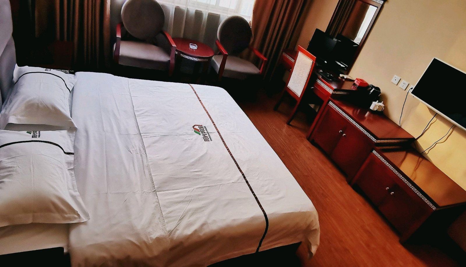 Room - Sunshine Network Hotel