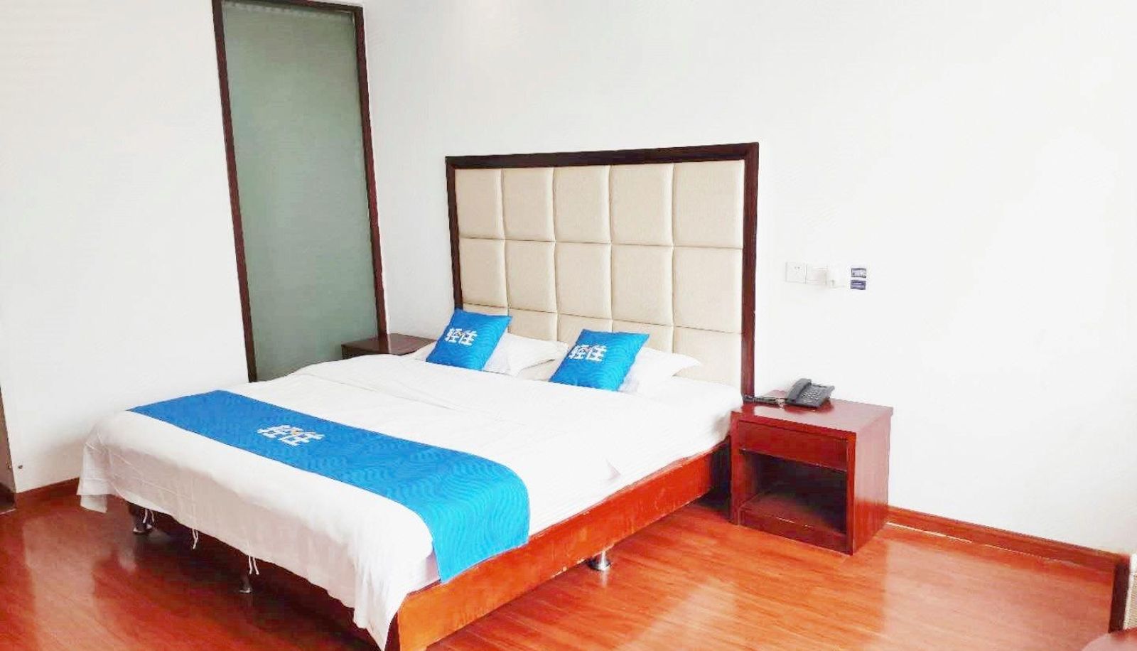 Camera - Light Stay · Jiangnanchun Hotel (Yangchenghu Branch)