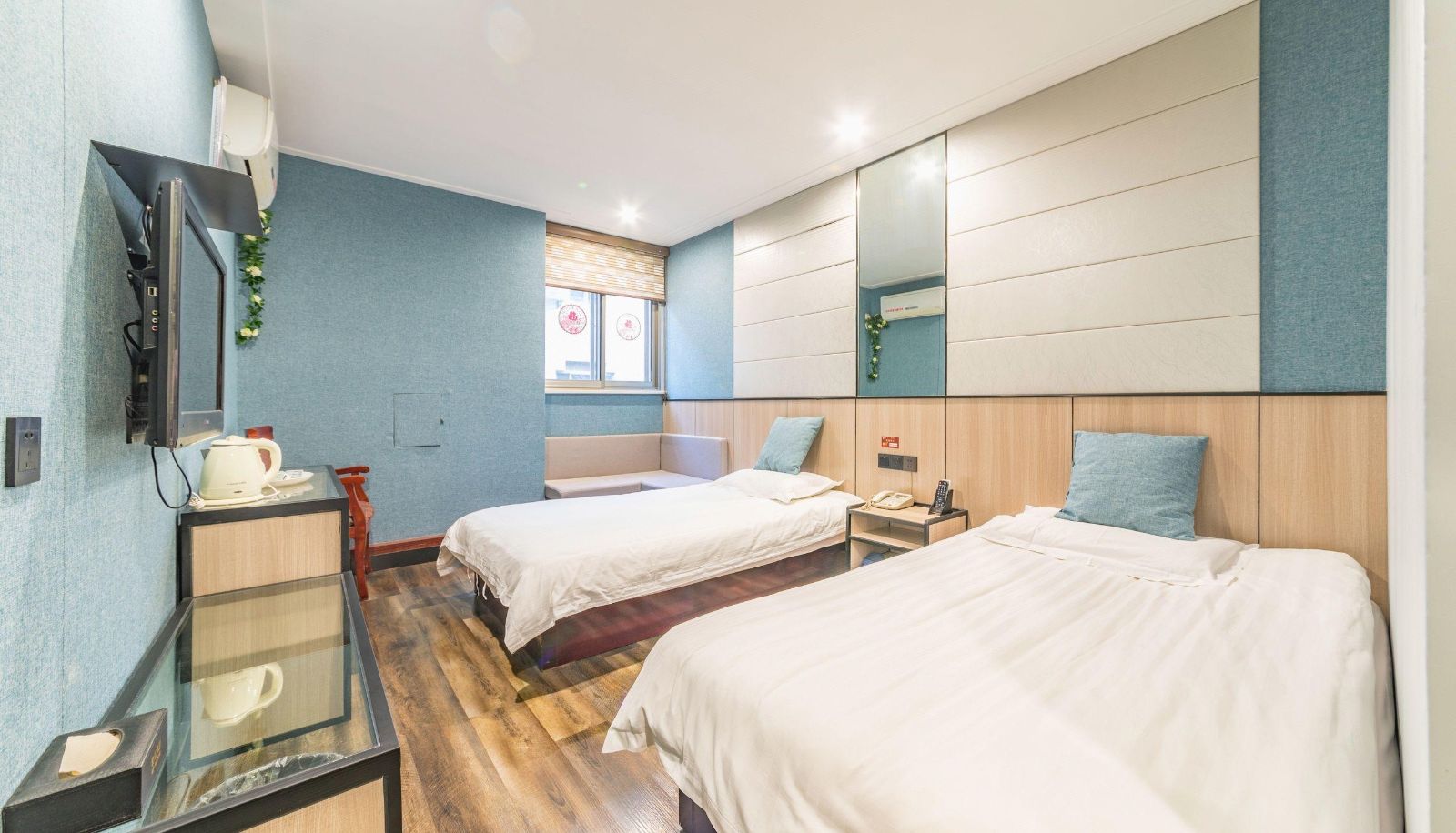 Camera - Hongdu Hotel (Golden Eagle Branch)
