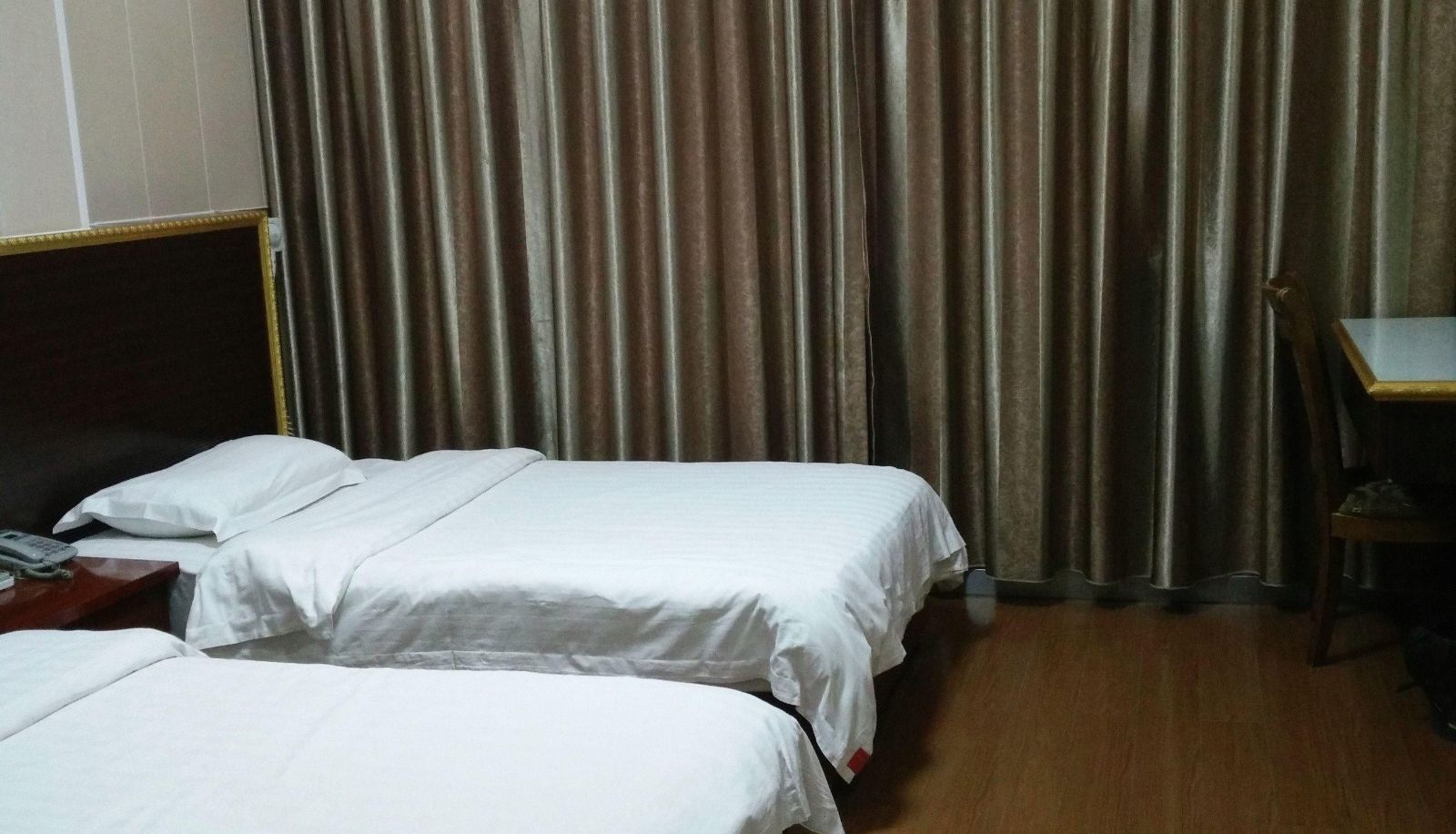 Kamer - Yangtze River Star Business Hotel