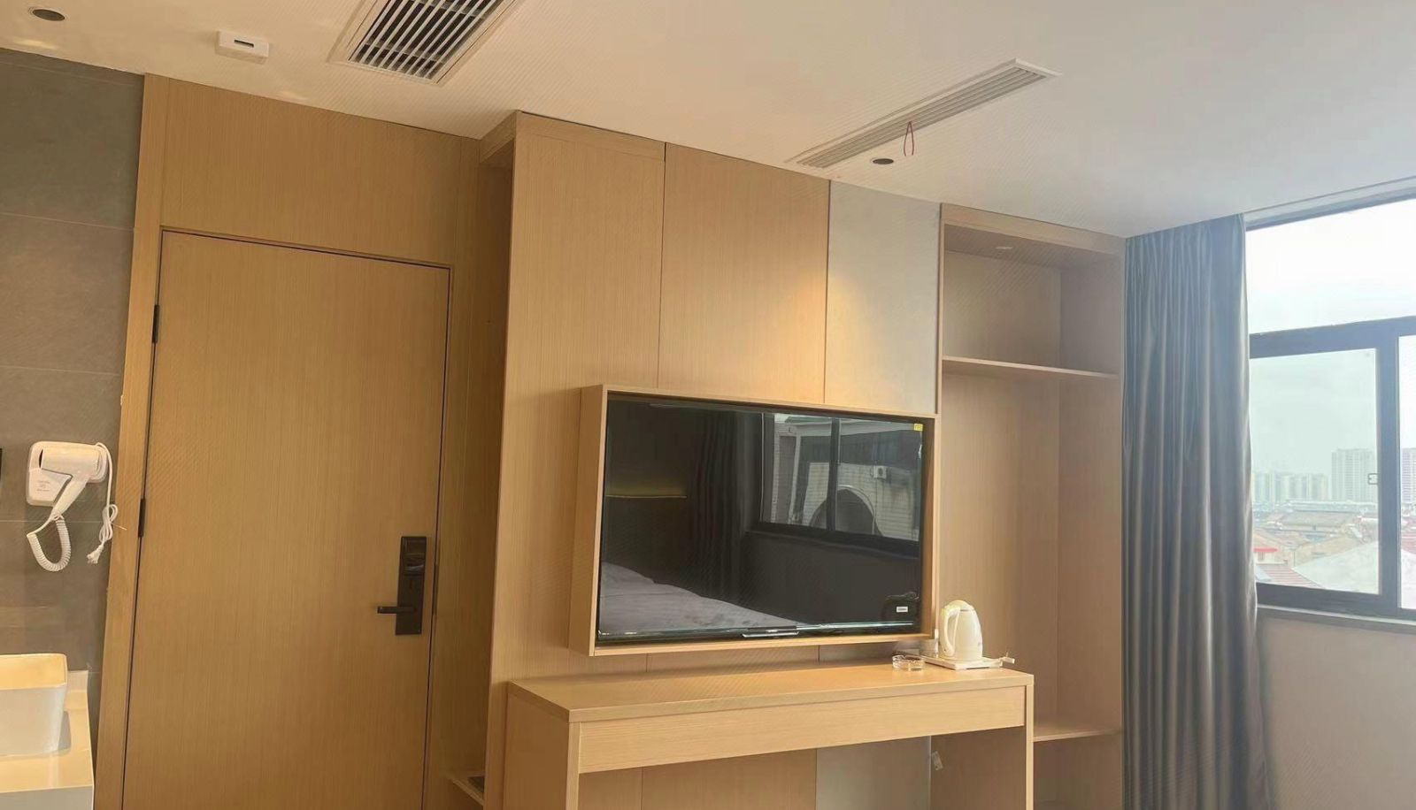 Zimmer - Love Nest Hotel