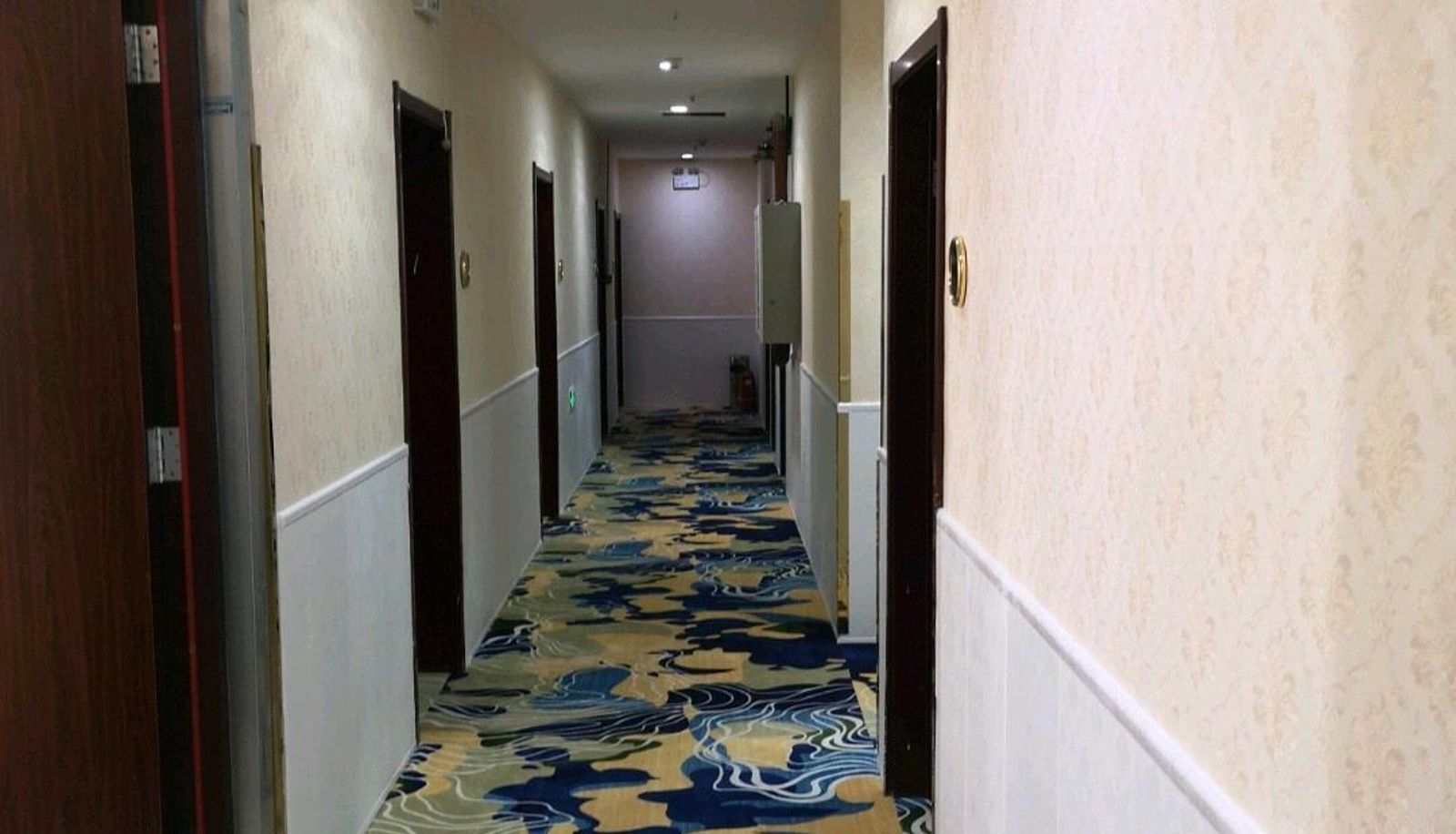 Area esterna dell'hotel - Jinhua Business Hotel