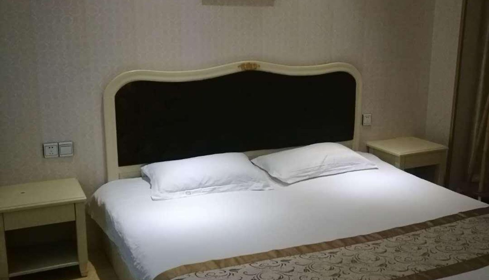 Zimmer - Lijing Holiday Inn