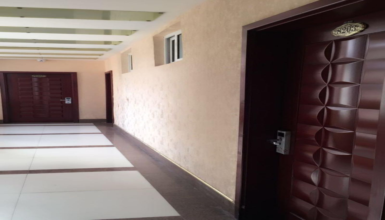 Zewnętrzna część hotelu - Tianzi Holiday Inn