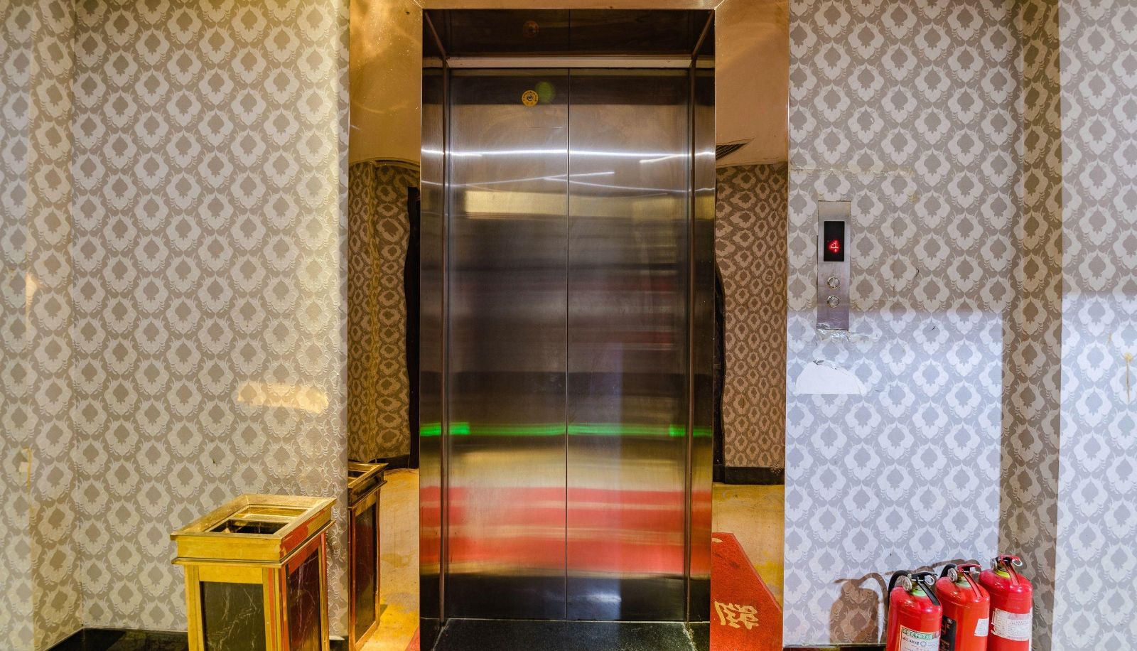 Hotel outdoor area - Xinhua Hotel