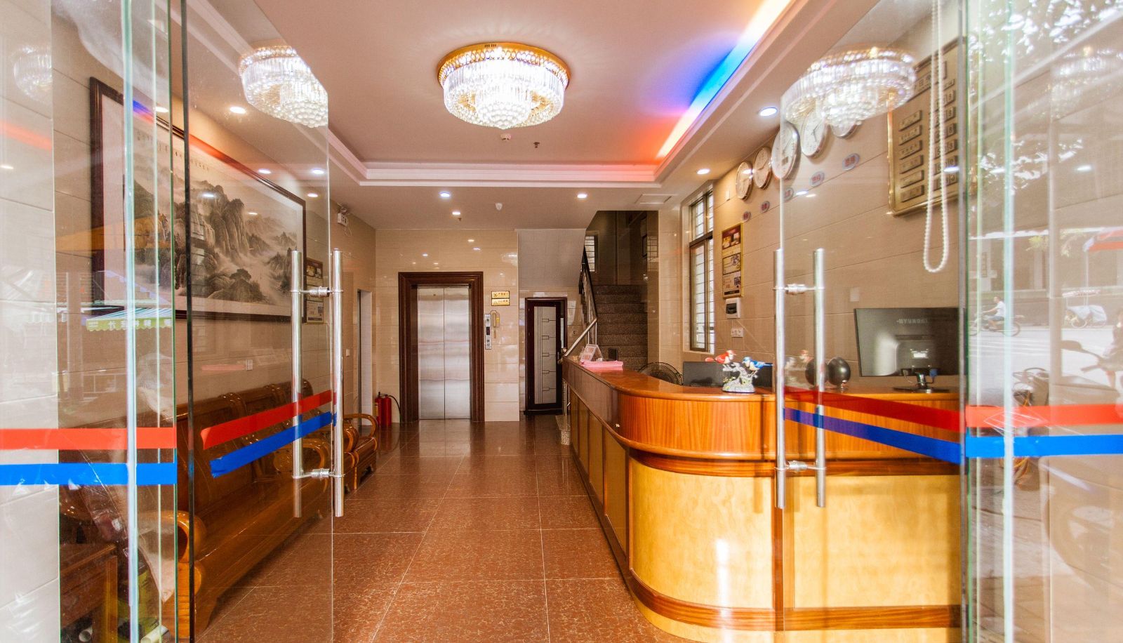 Zewnętrzna część hotelu - Letu Hotel