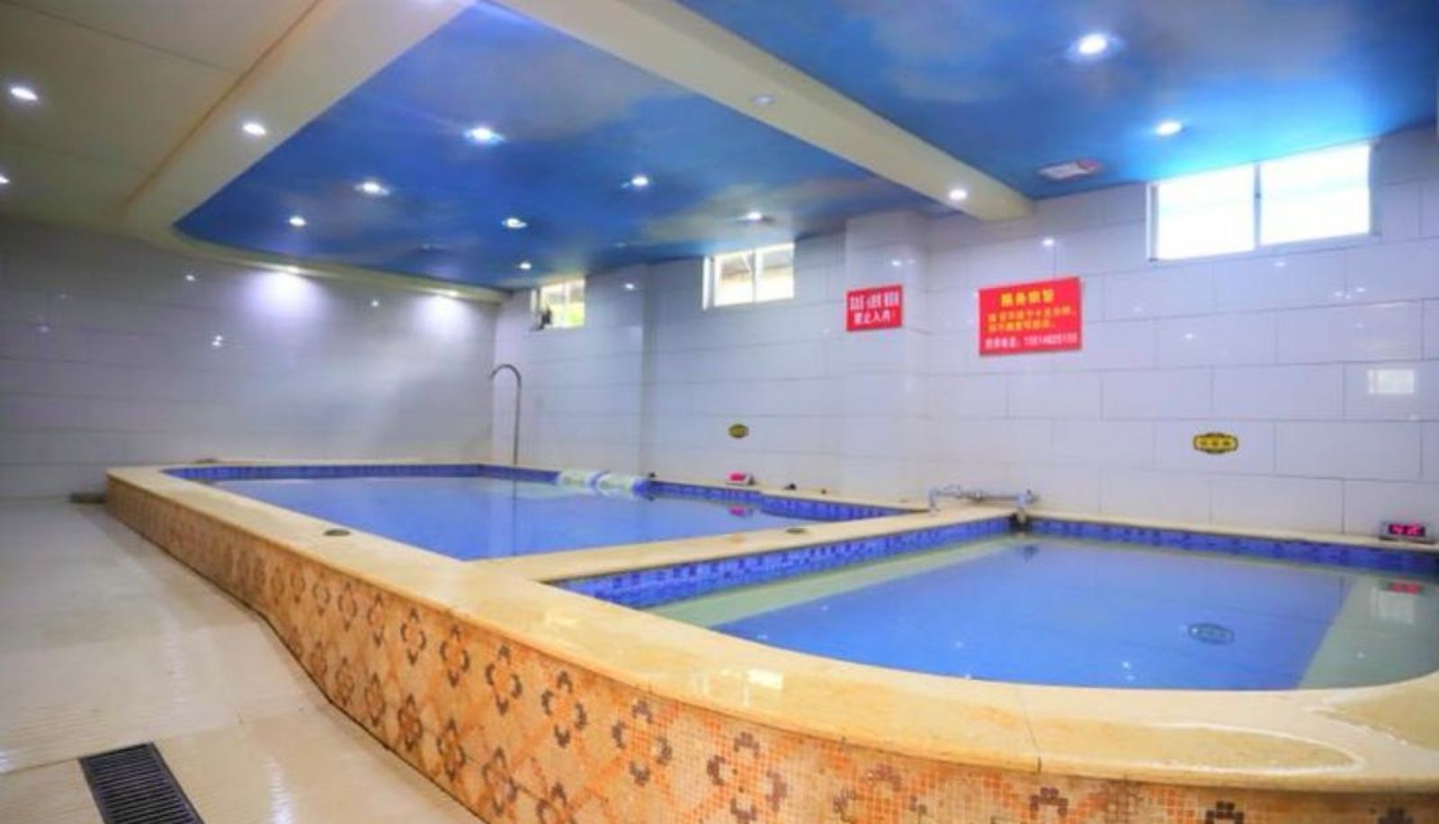 Zona exterior del hotel - Ruixiang Business Club