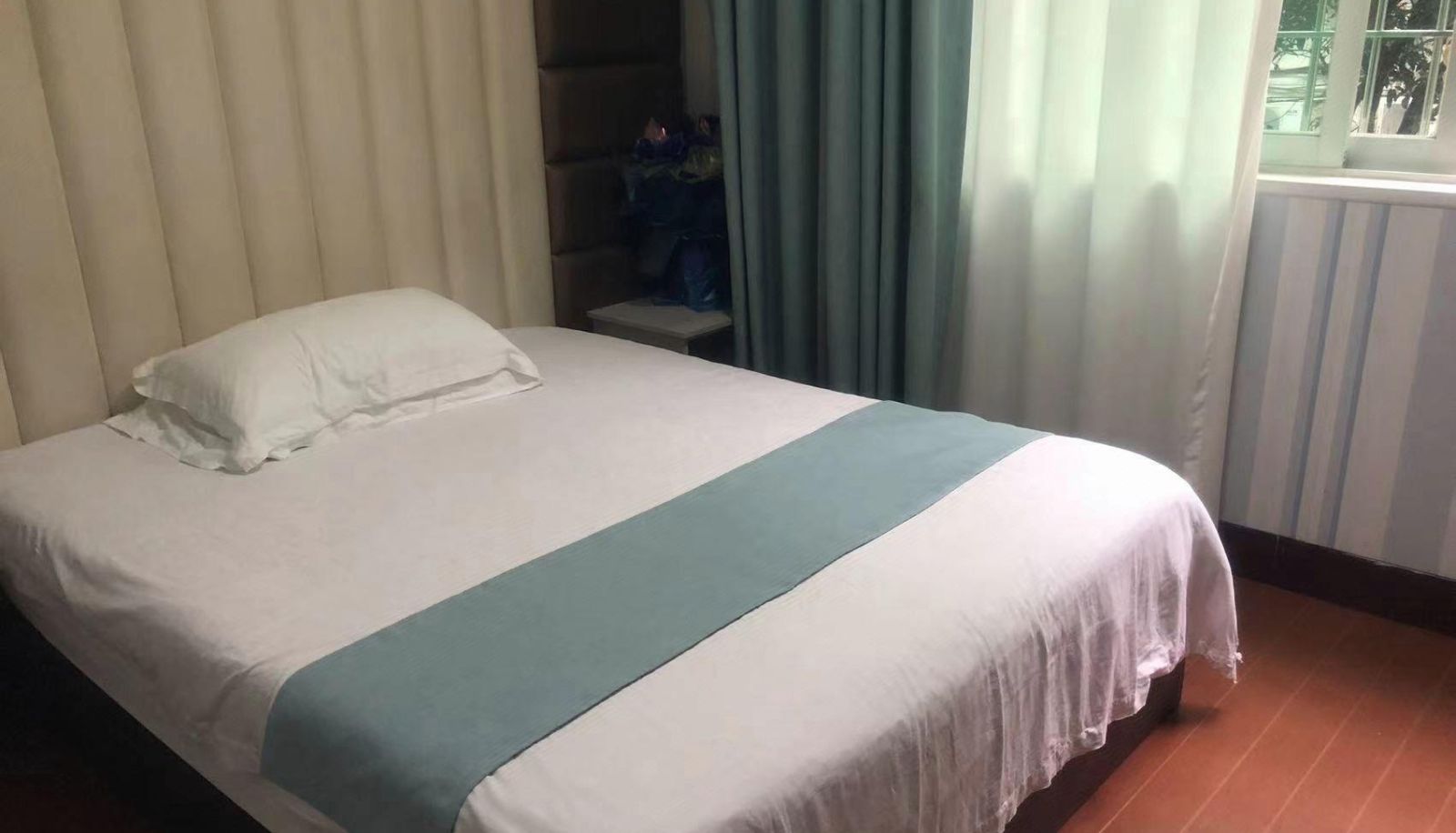 Camera - Blue Ocean Hotel