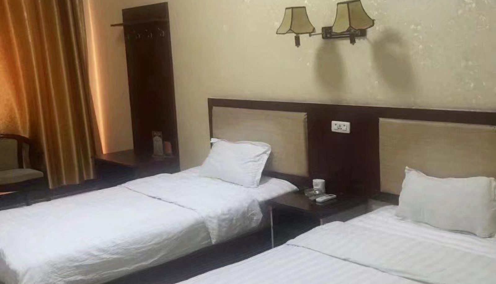 Jinhu Hotel