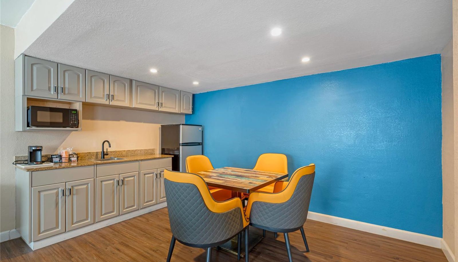 Suite - Quality Inn & Suites Conference Center
