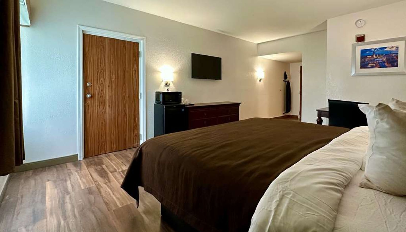 Room - Quality Inn & Suites Albany Airport