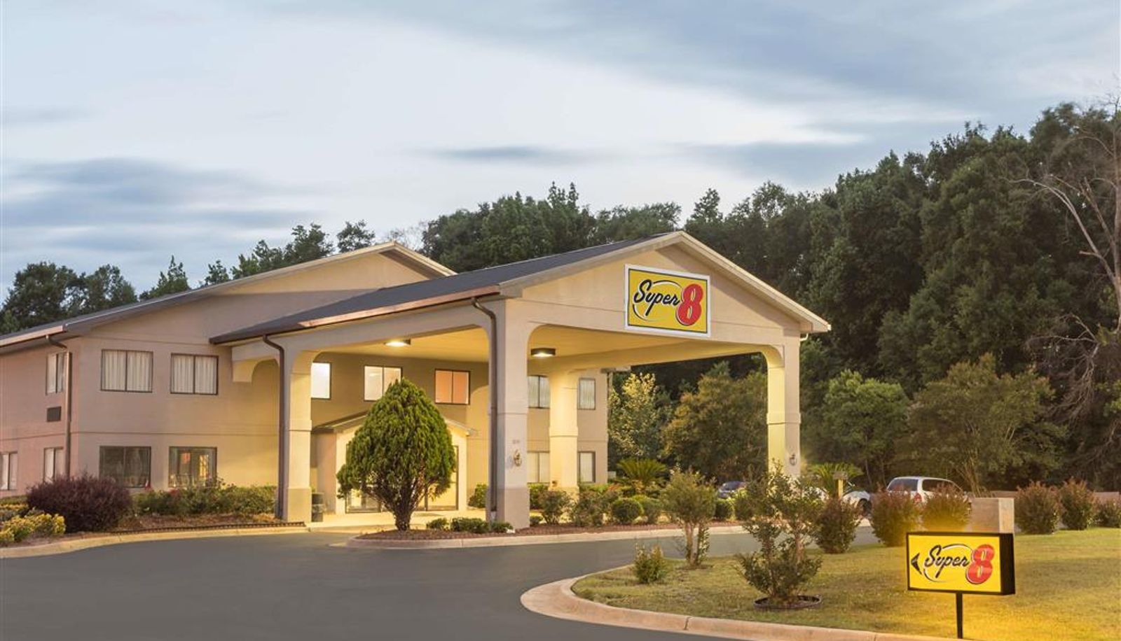 Exterior view - Super 8 by Wyndham Montgomery I-65