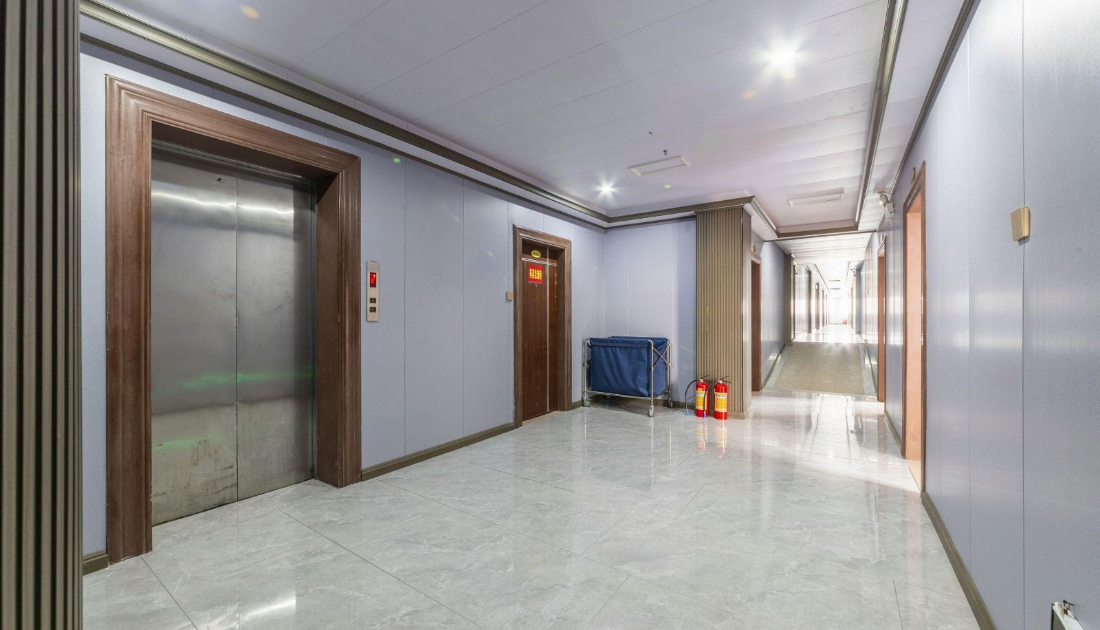 Zewnętrzna część hotelu - Longdu Hotel