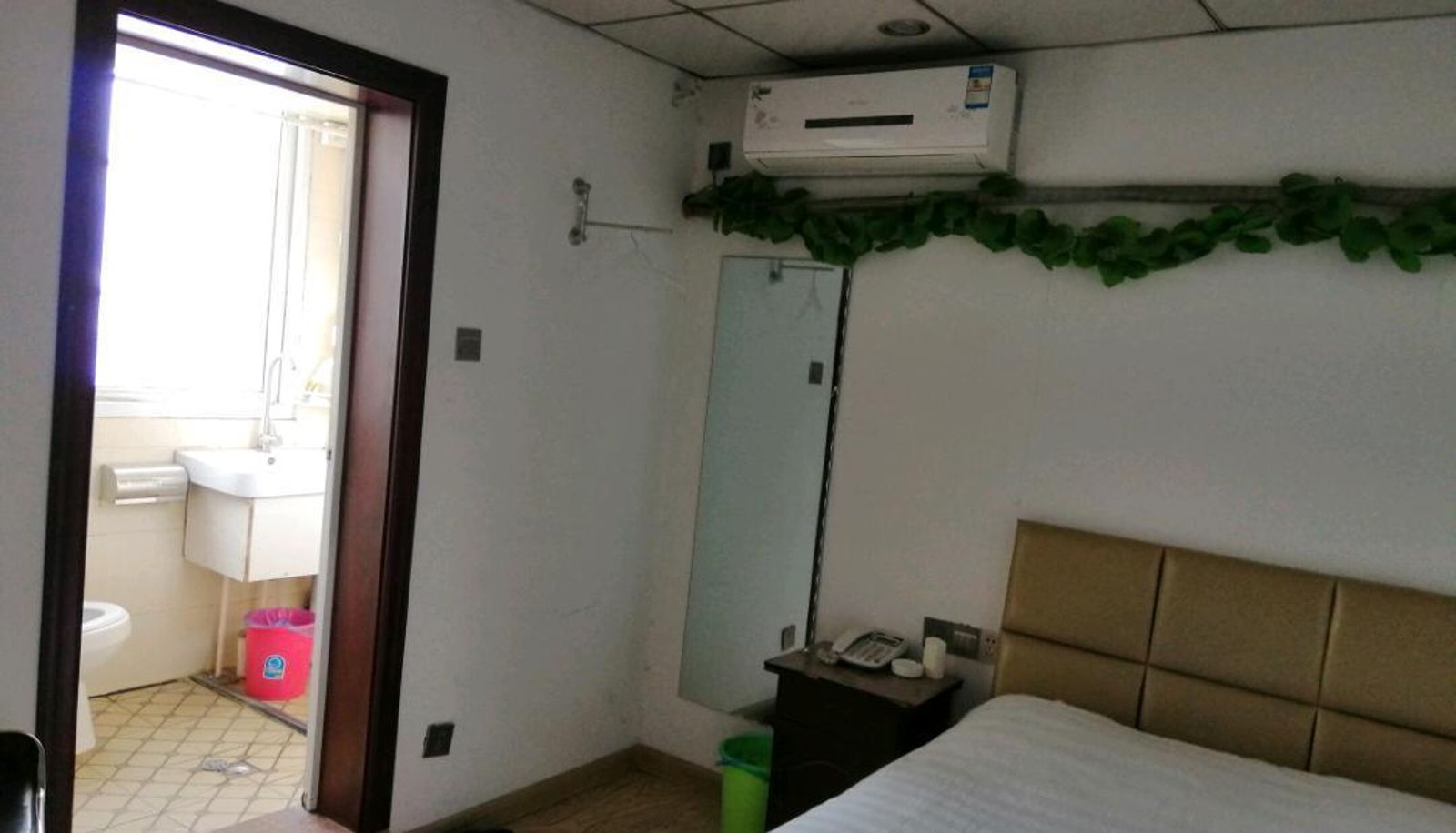 Habitación - Jiuyu Hotel (Yiwu Commodity City Store)