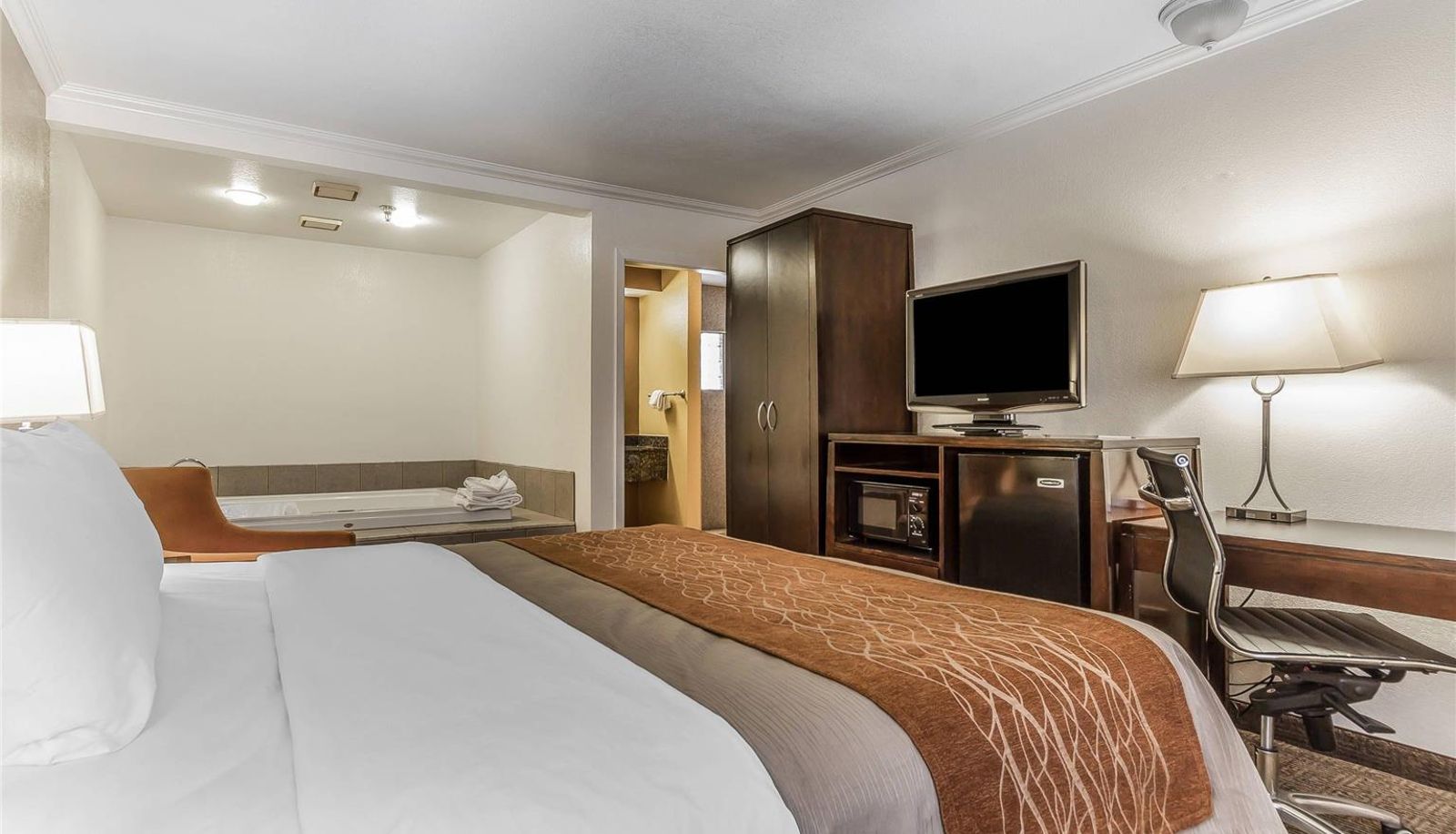 Room - Comfort Inn Santa Cruz North