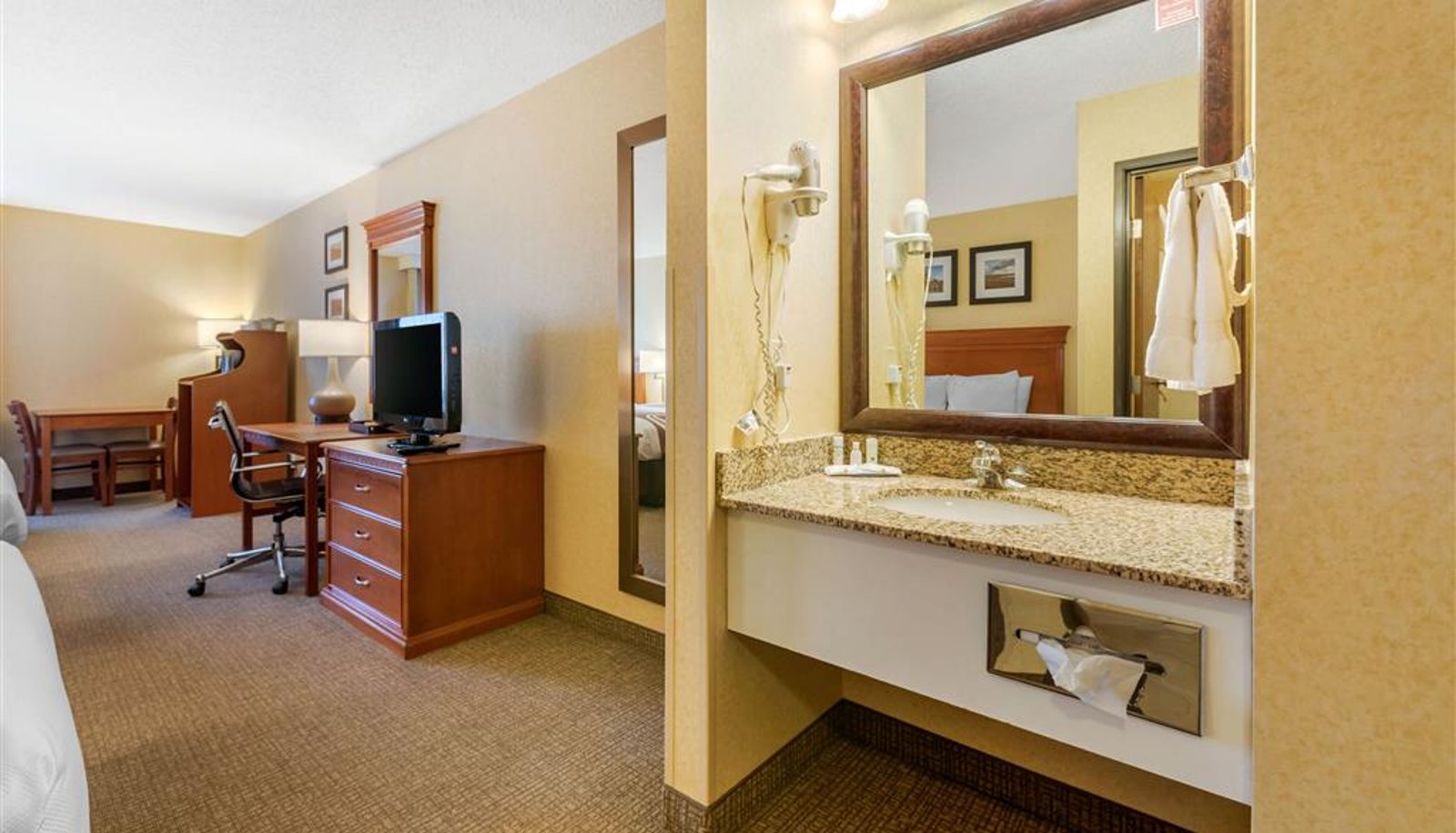 Room - Quality Inn Pueblo North